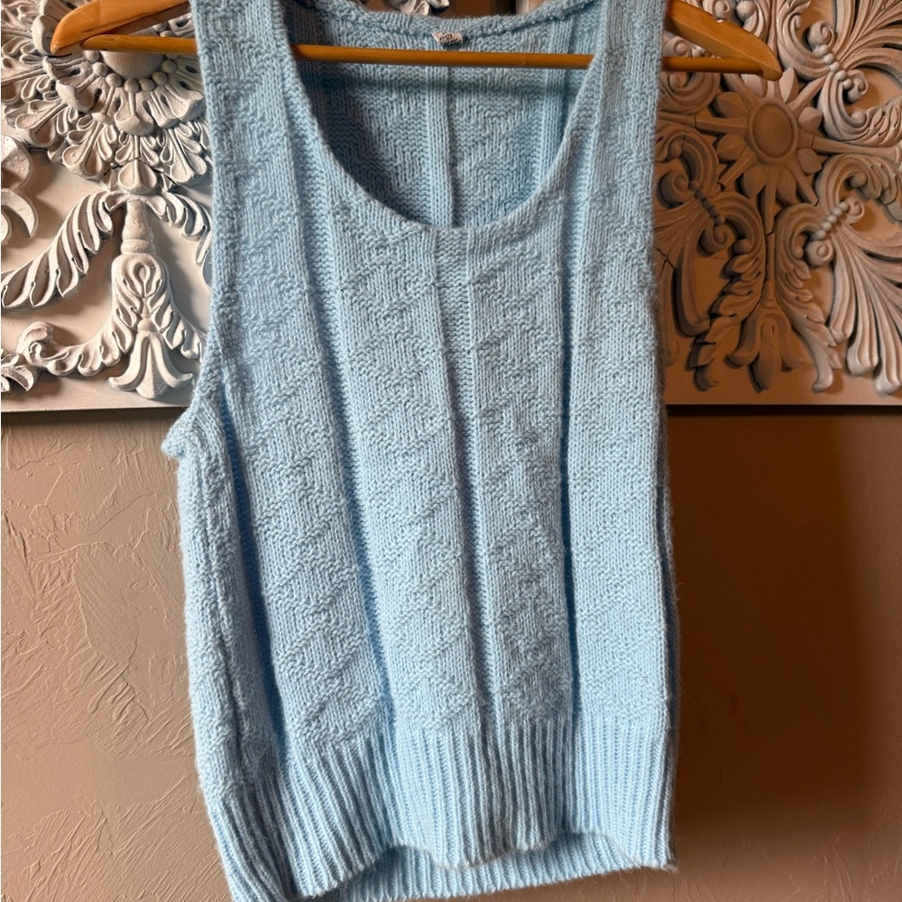Vintage acrylic Light Blue Knit Sleeveless Top